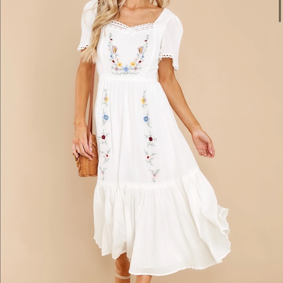 Red Dress Boutique Dresses & Skirts - NWOT Wildflower Linen Cottage core Midi Dress
